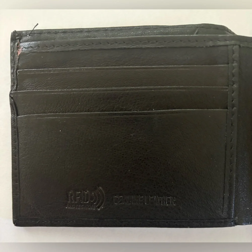 True religion Mens leather wallet